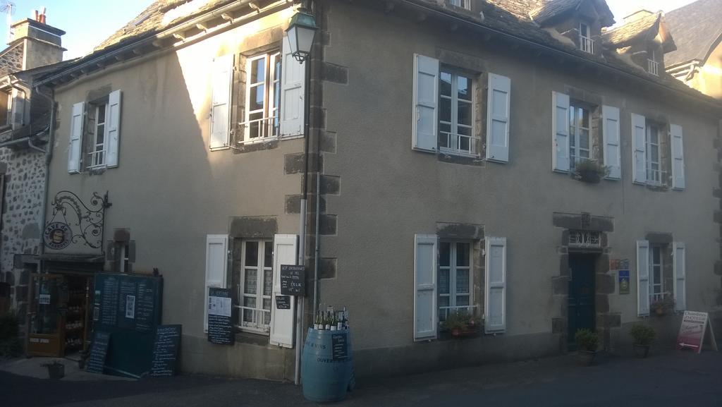 Chambre D'Hotes La Maison De Barrouze Bed and Breakfast Salers Exterior foto